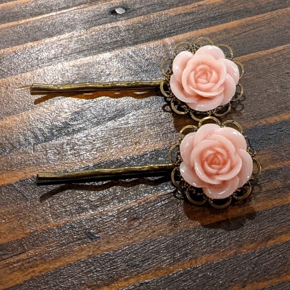 Accessories - Rose hair clips